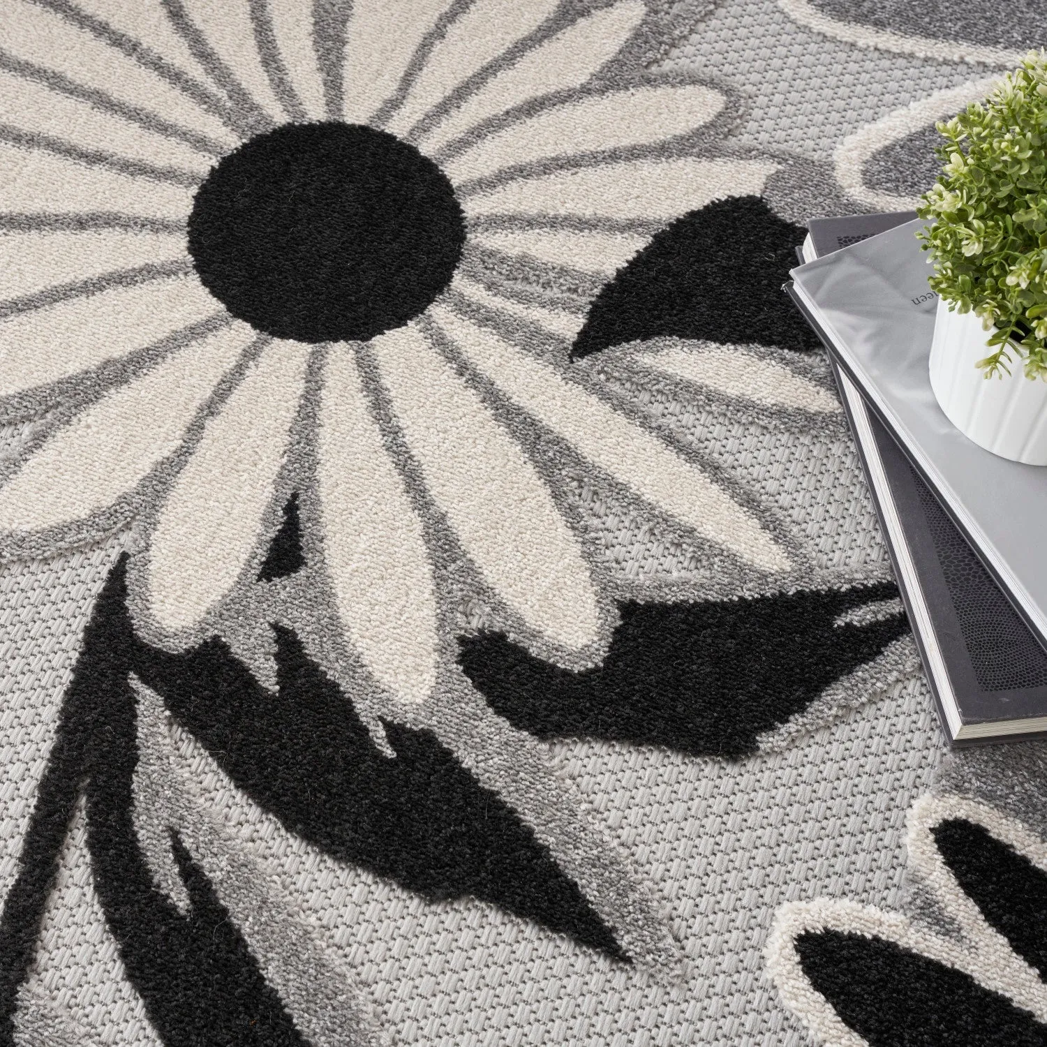 Aloha Black White Contemporary Indoor/Outdoor Rug