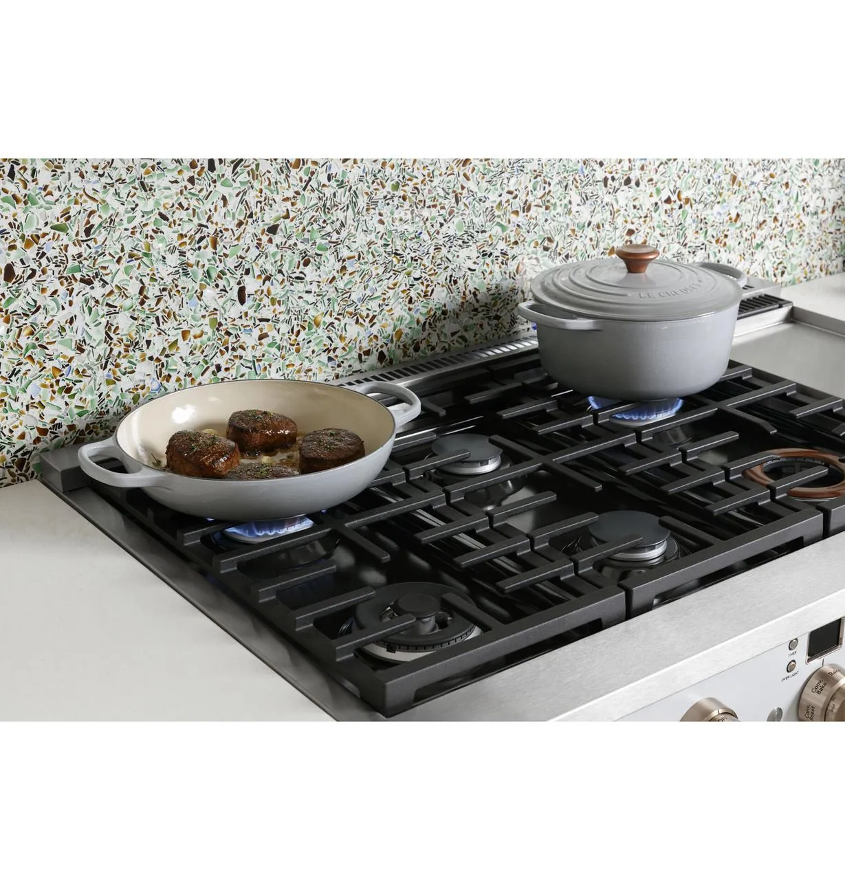Cafe C2Y486P3TD1 Caf(eback)™ 48" Smart Dual-Fuel Commercial-Style Range with 6 Burners and Griddle (Natural Gas)