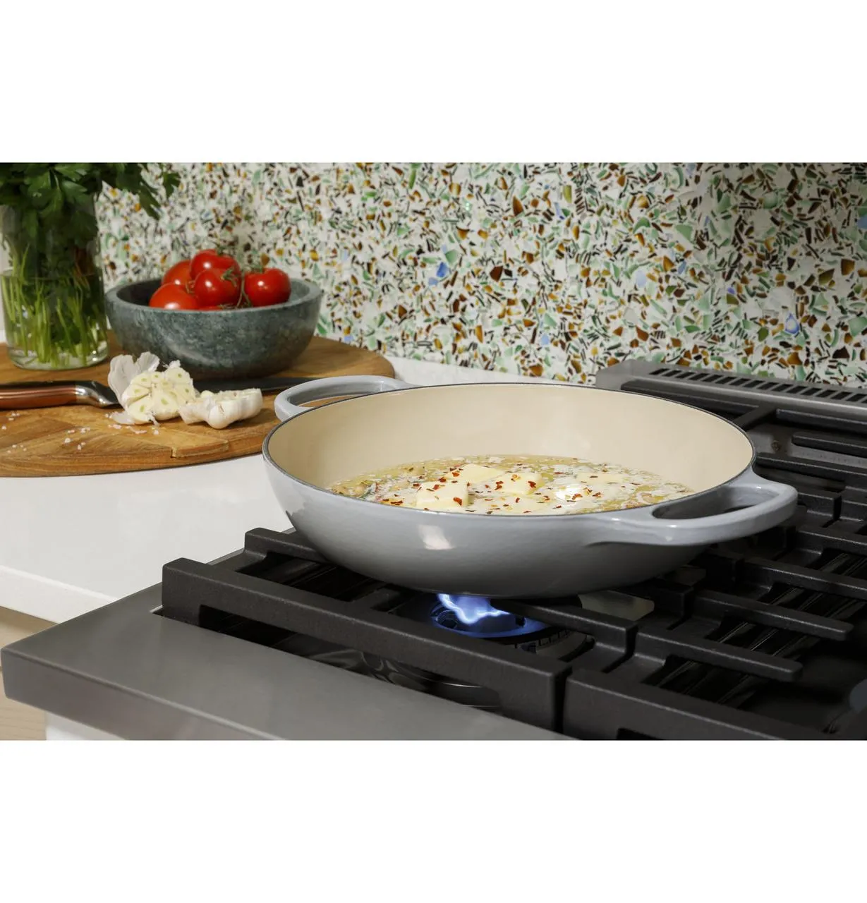 Cafe C2Y486P3TD1 Caf(eback)™ 48" Smart Dual-Fuel Commercial-Style Range with 6 Burners and Griddle (Natural Gas)