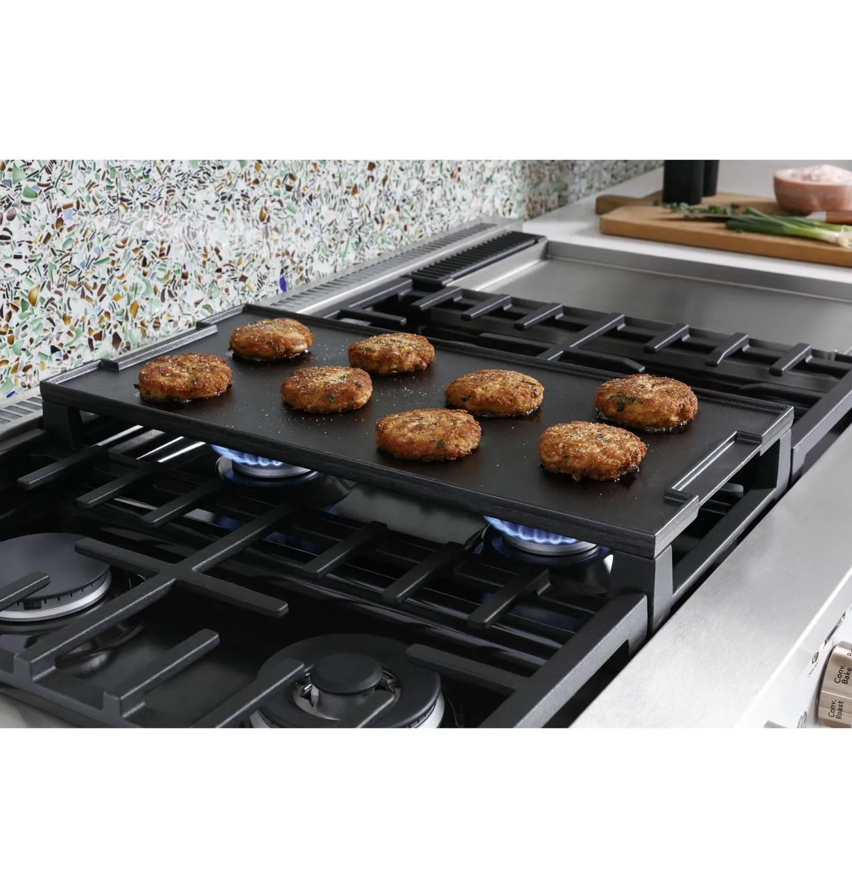 Cafe C2Y486P3TD1 Caf(eback)™ 48" Smart Dual-Fuel Commercial-Style Range with 6 Burners and Griddle (Natural Gas)