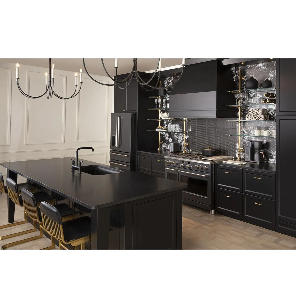 Cafe C2Y486P3TD1 Caf(eback)™ 48" Smart Dual-Fuel Commercial-Style Range with 6 Burners and Griddle (Natural Gas)
