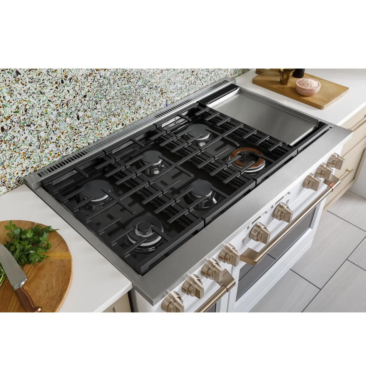 Cafe C2Y486P3TD1 Caf(eback)™ 48" Smart Dual-Fuel Commercial-Style Range with 6 Burners and Griddle (Natural Gas)