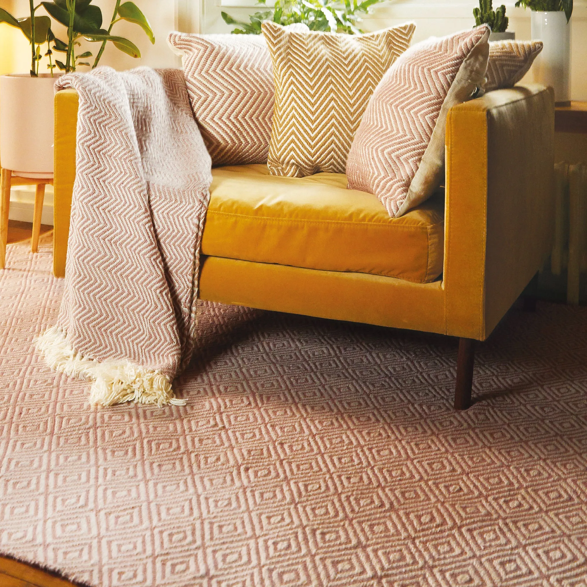 Diamond Washable Rug Rose