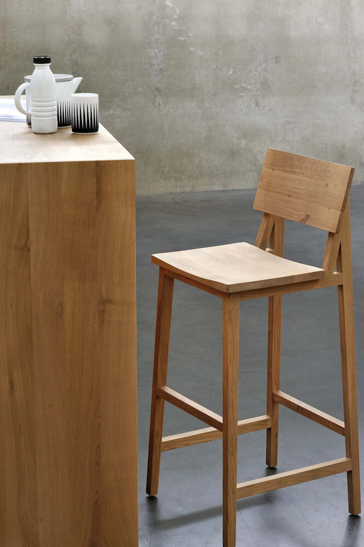 Oak N4 Bar Stool