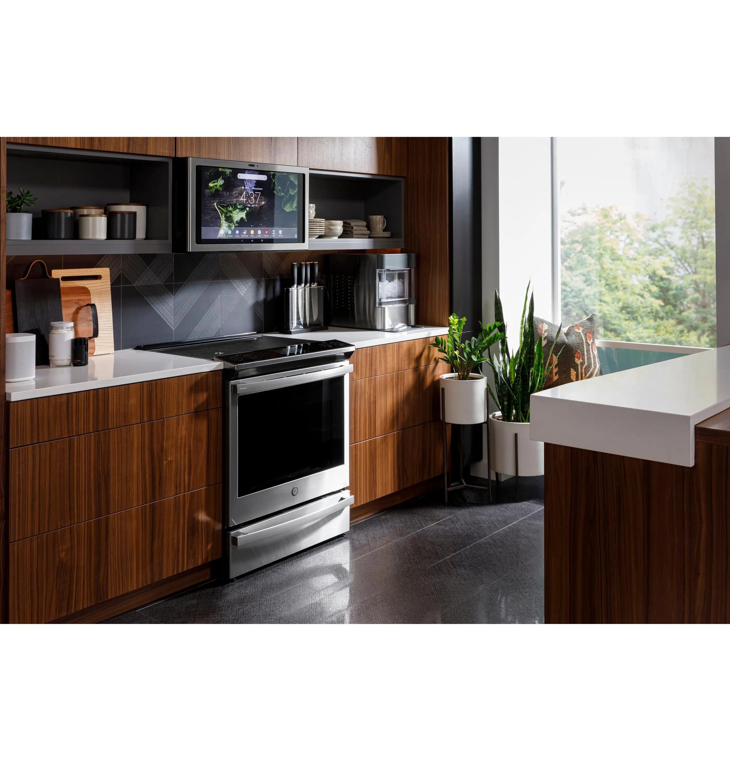 PHS93XYPFS GE Profile™ 30" Smart Slide-In Front-Control Induction Fingerprint Resistant Range with In Oven Camera