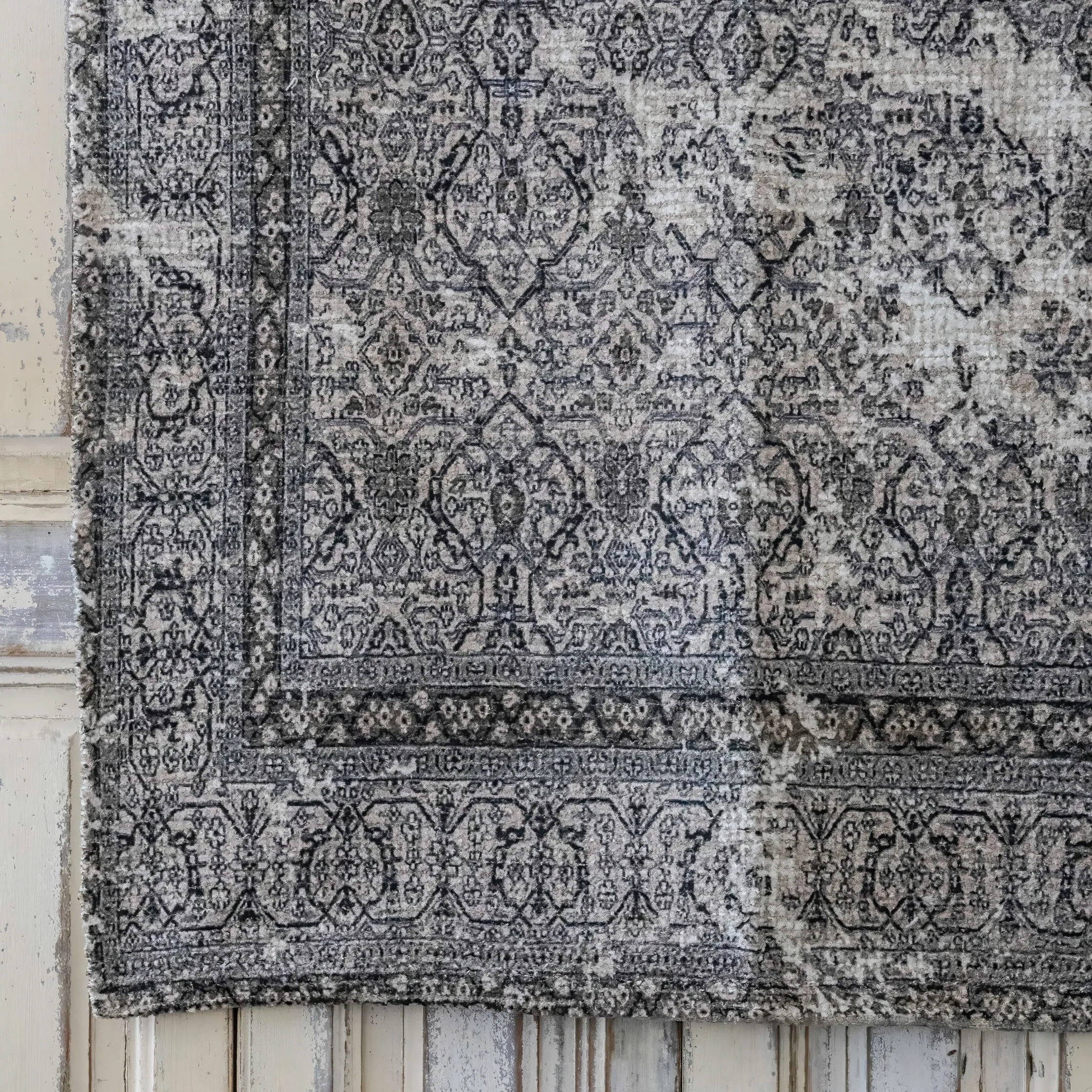 Worn - Look Rug